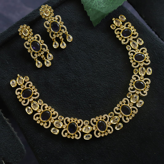 UNCUT VICTORIAN NECKPIECE