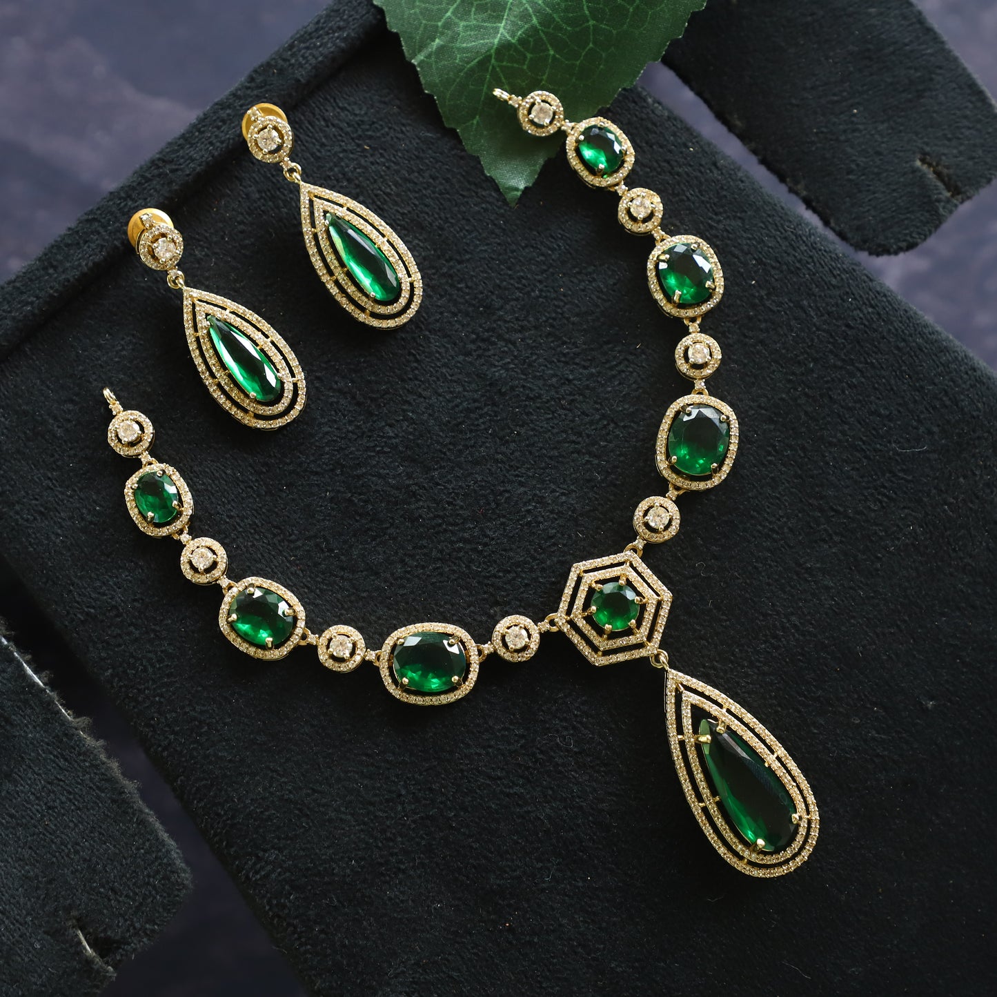 RAIN DROP NECKPIECE