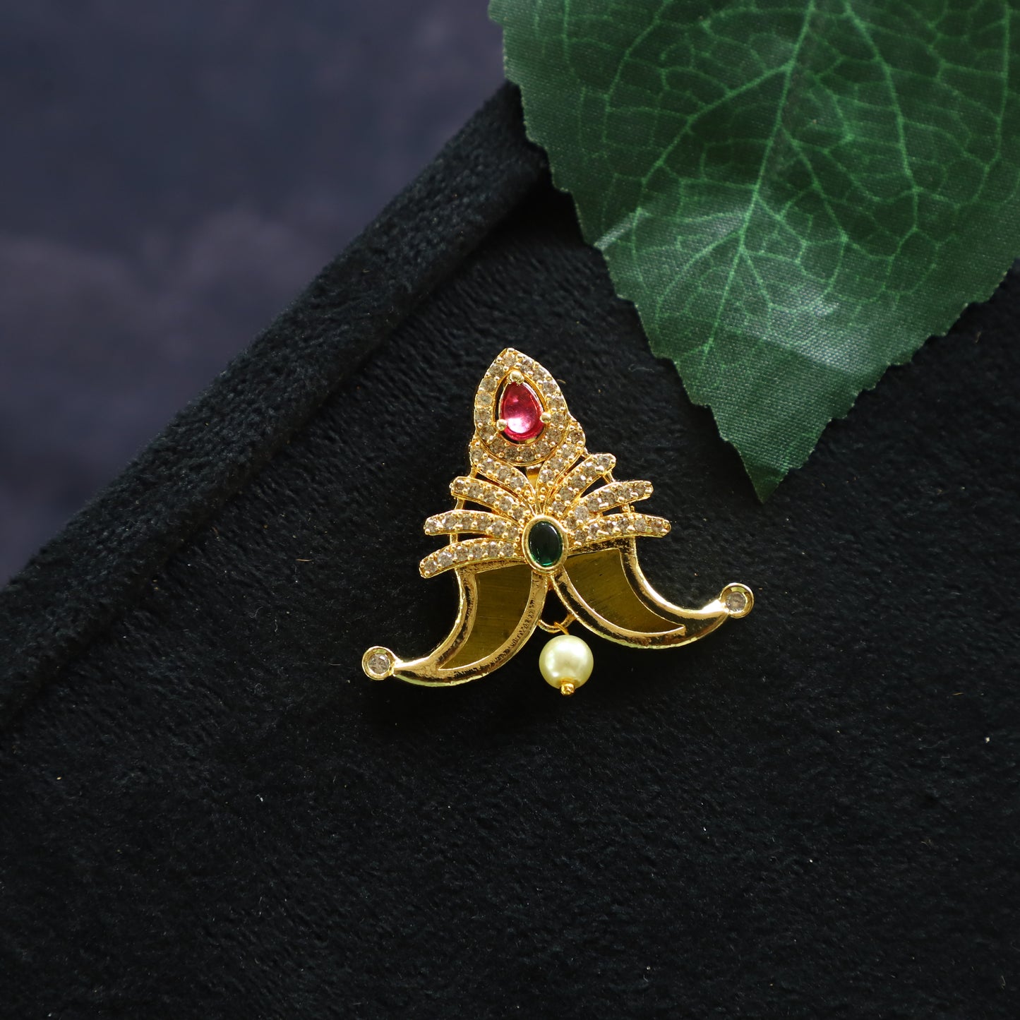 SMALL SINGA PAL PENDENT