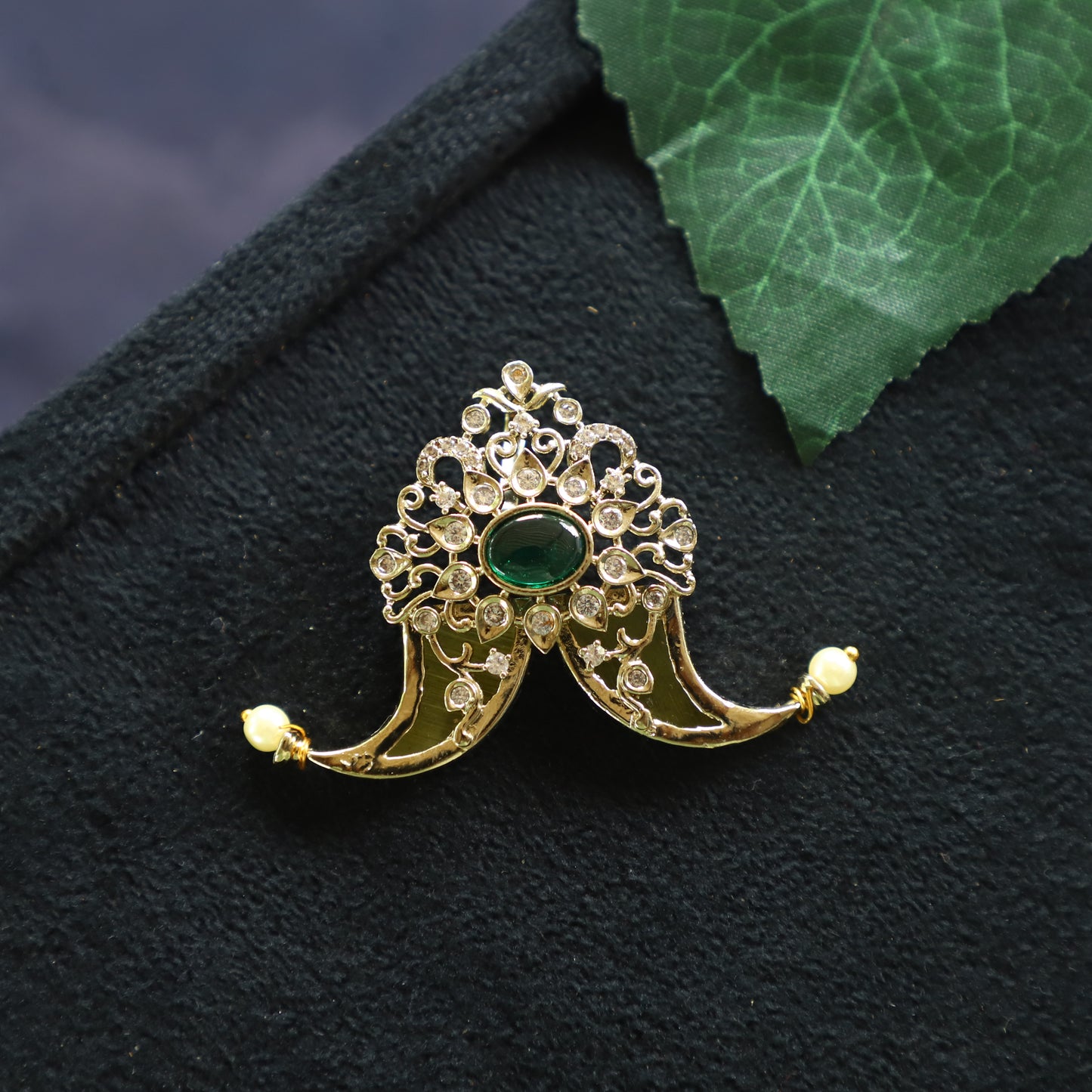 MEDIUM SINGA PAL PENDENT