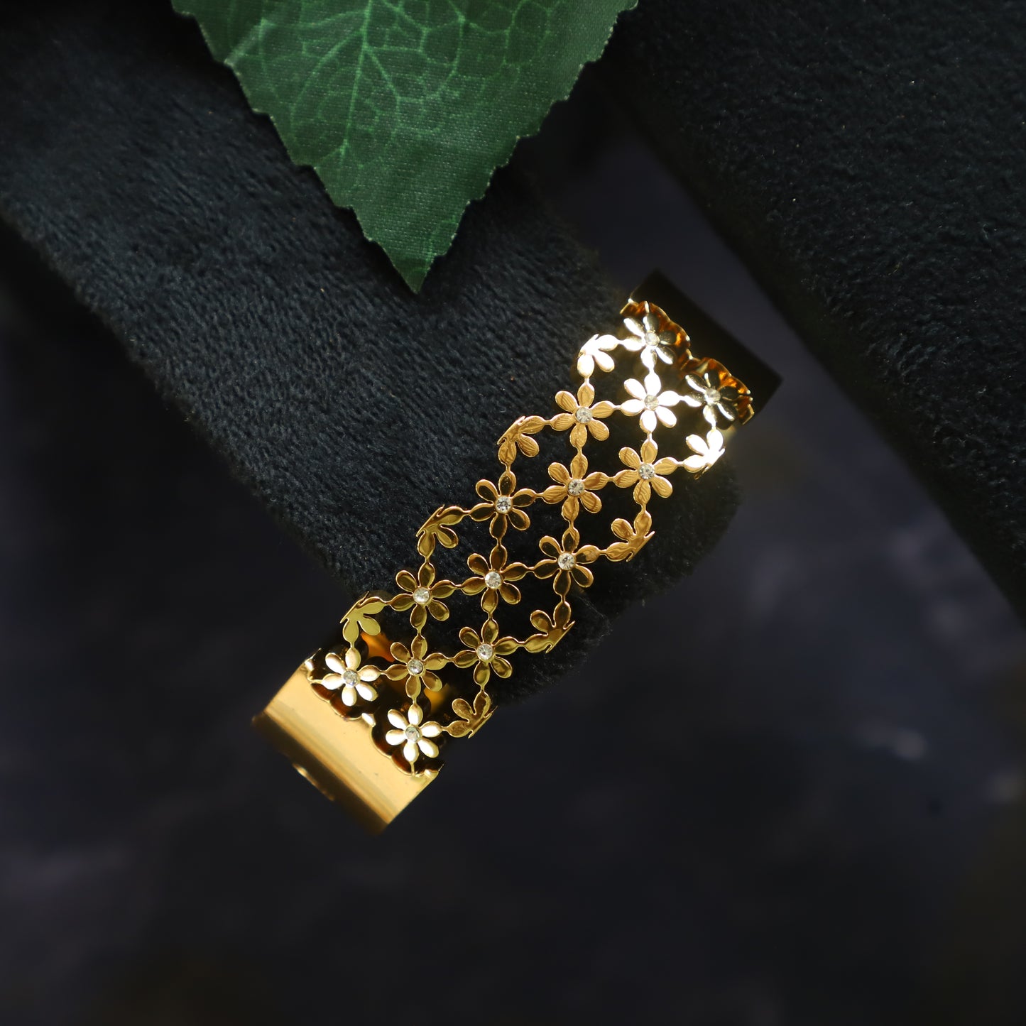 FLOWERS BRACELET