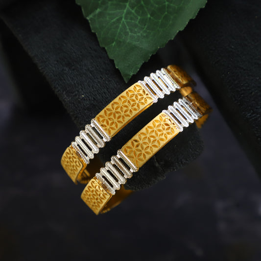 UNIQUE DESIGN BANGLE
