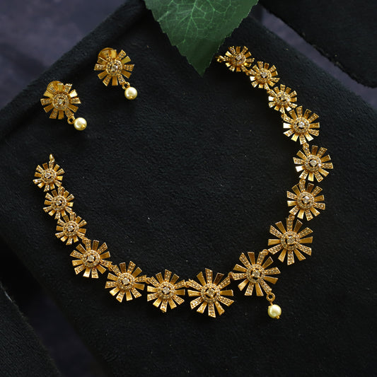ICONIC NECKPIECE