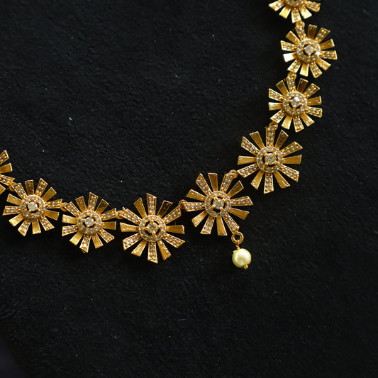 ICONIC NECKPIECE