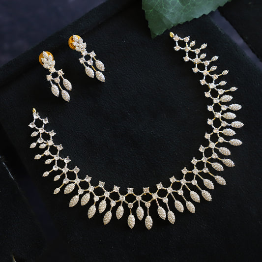 DIAMOND NECKPIECE