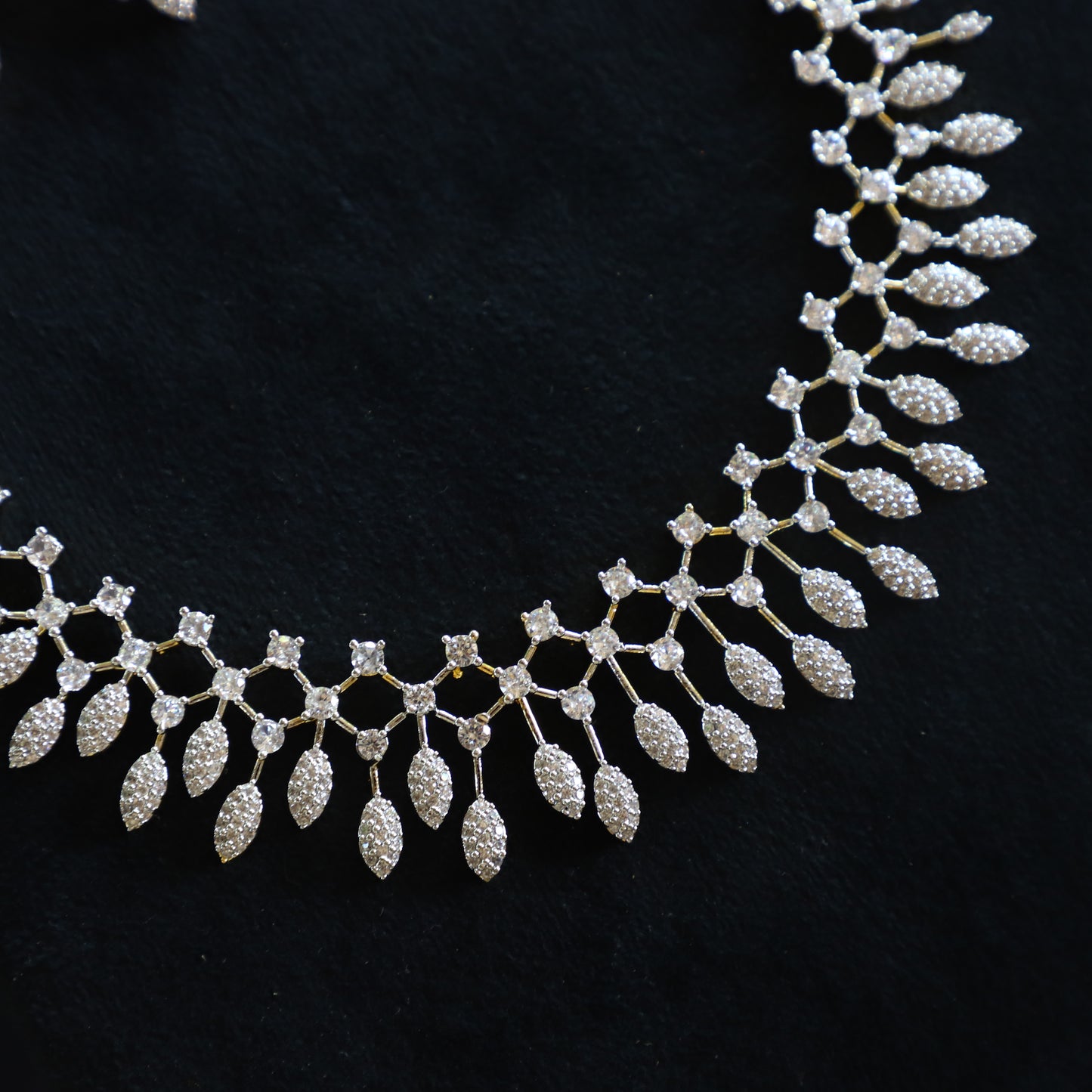 DIAMOND NECKPIECE
