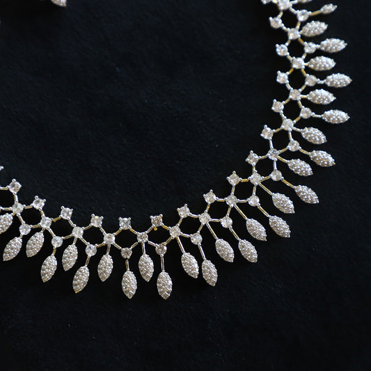 DIAMOND NECKPIECE