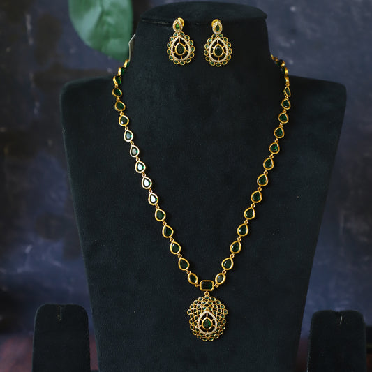 JO NECKPIECE