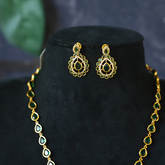 JO NECKPIECE