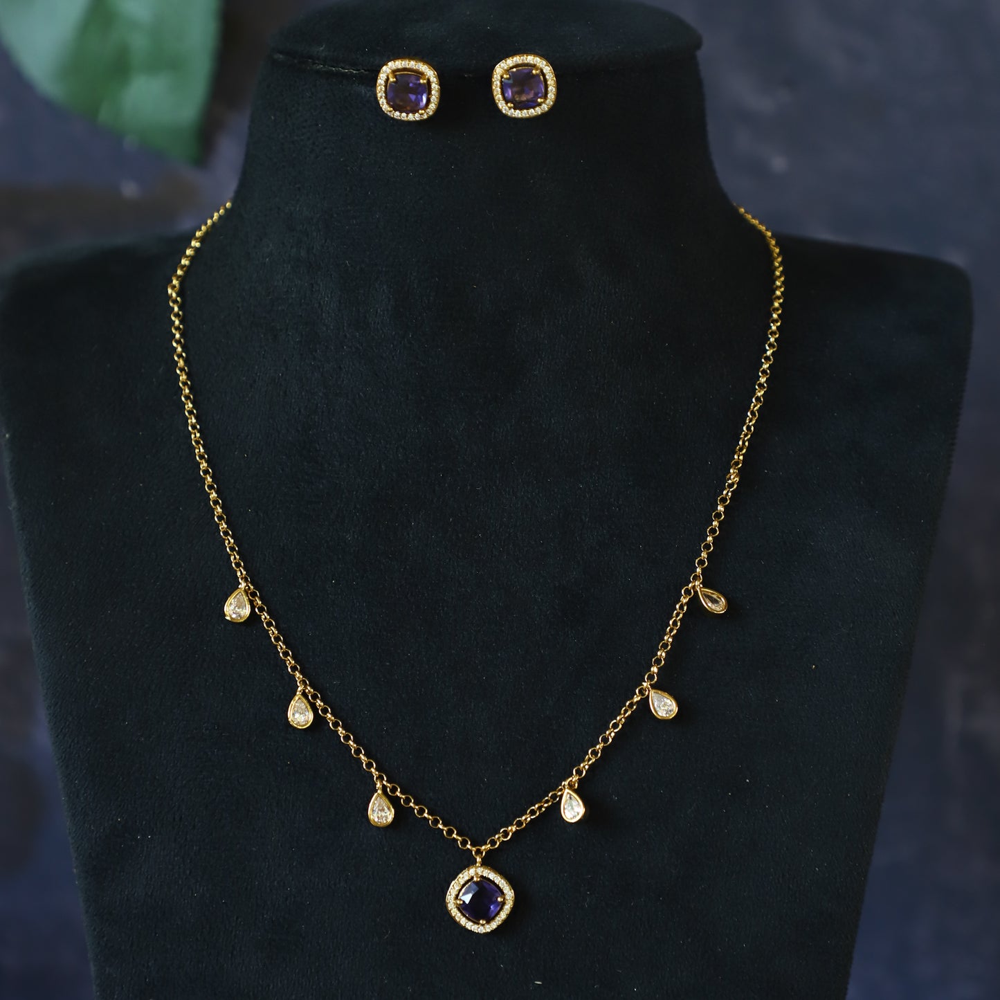 DRIZZLE NECKPIECE