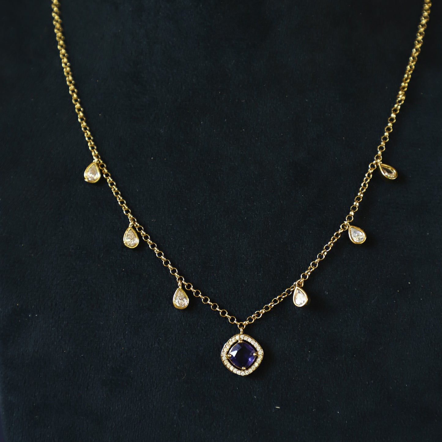 DRIZZLE NECKPIECE