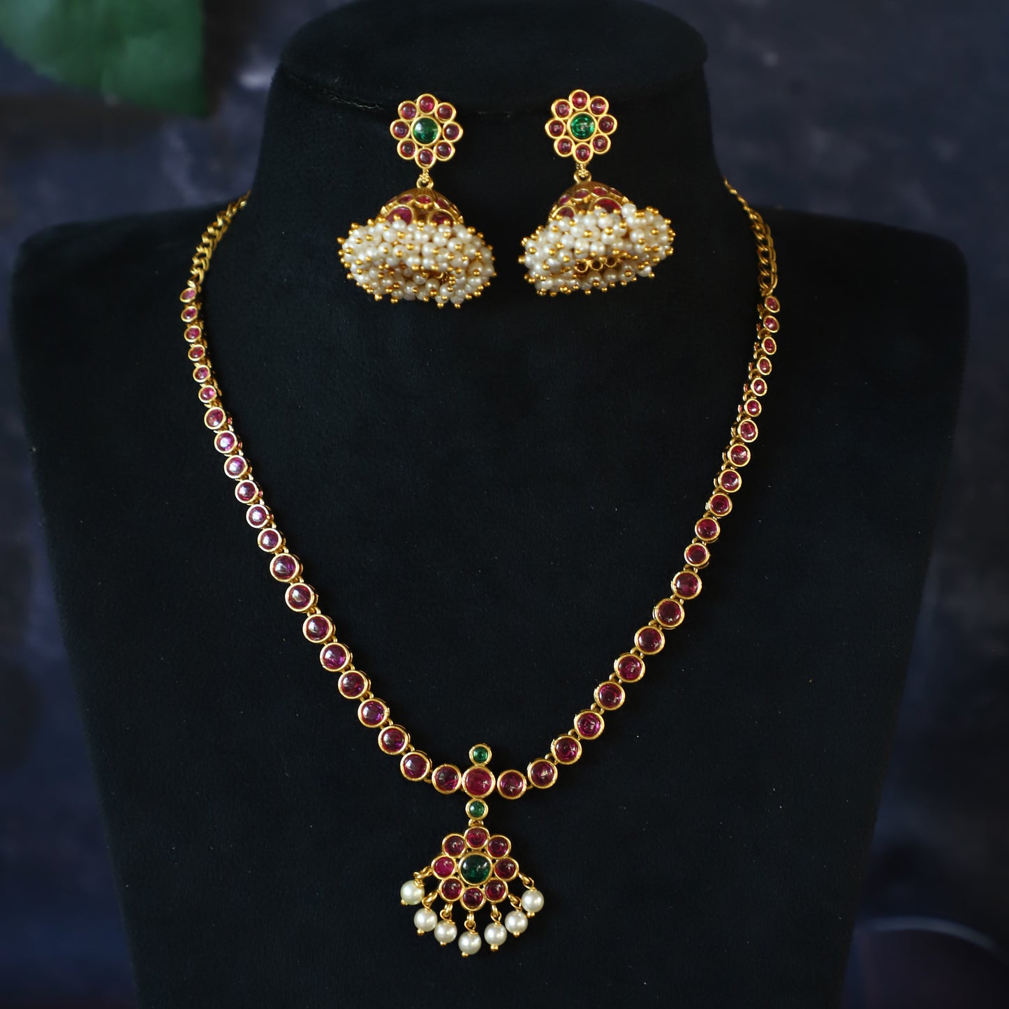 ELEGANT RUBY NECKPIECE