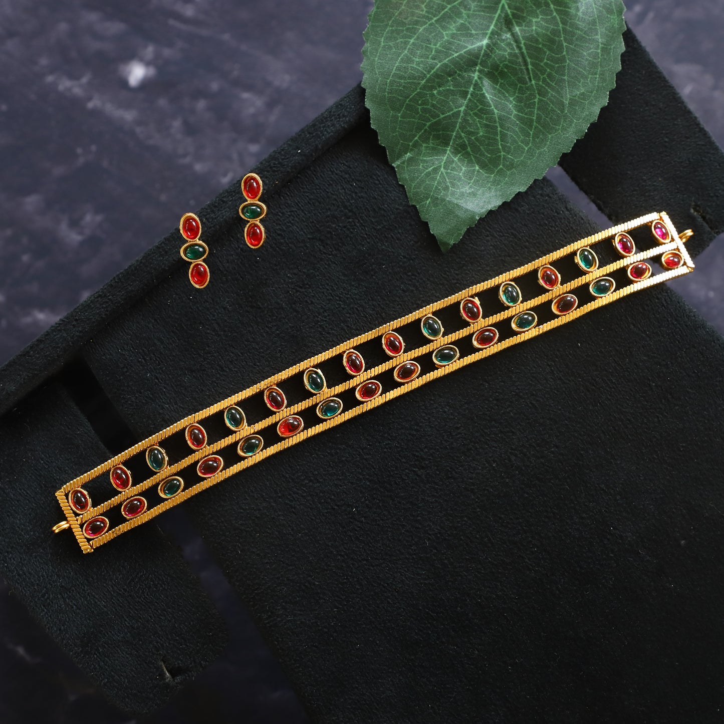 DOUABLE LINE NECKPIECE