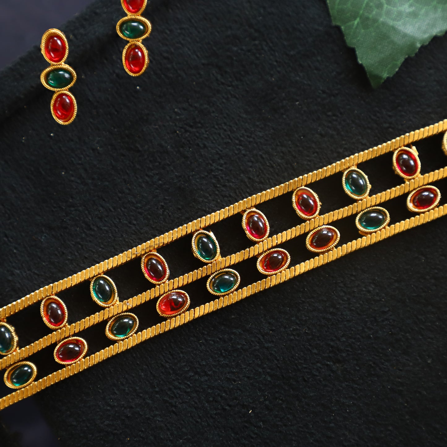 DOUABLE LINE NECKPIECE