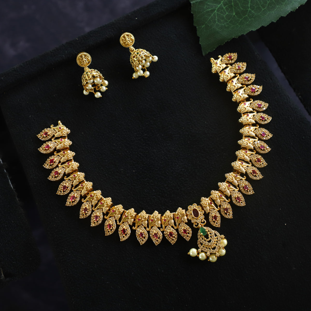 MANGO DESIGN NECKPIECE