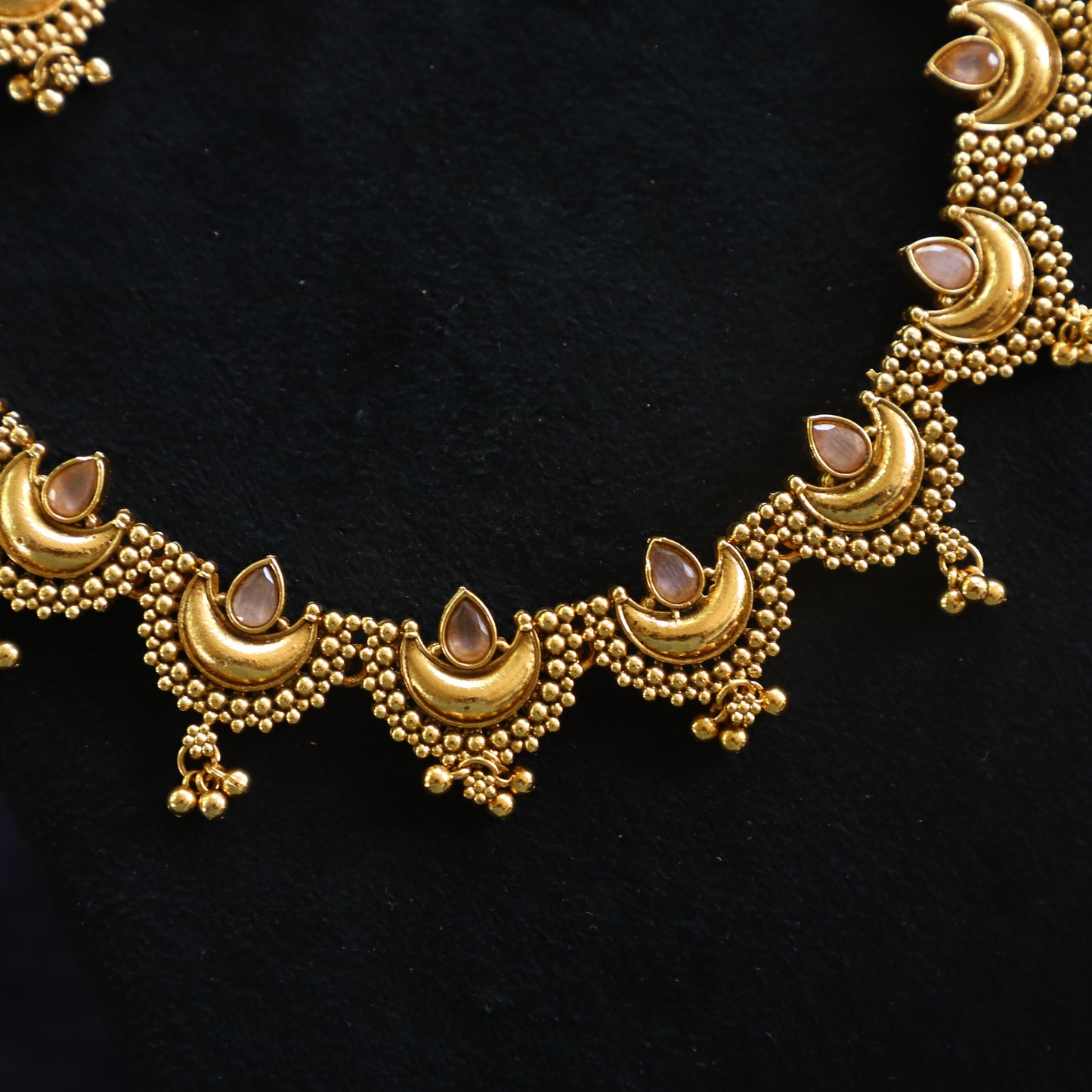 HALF MOON NECKPIECE