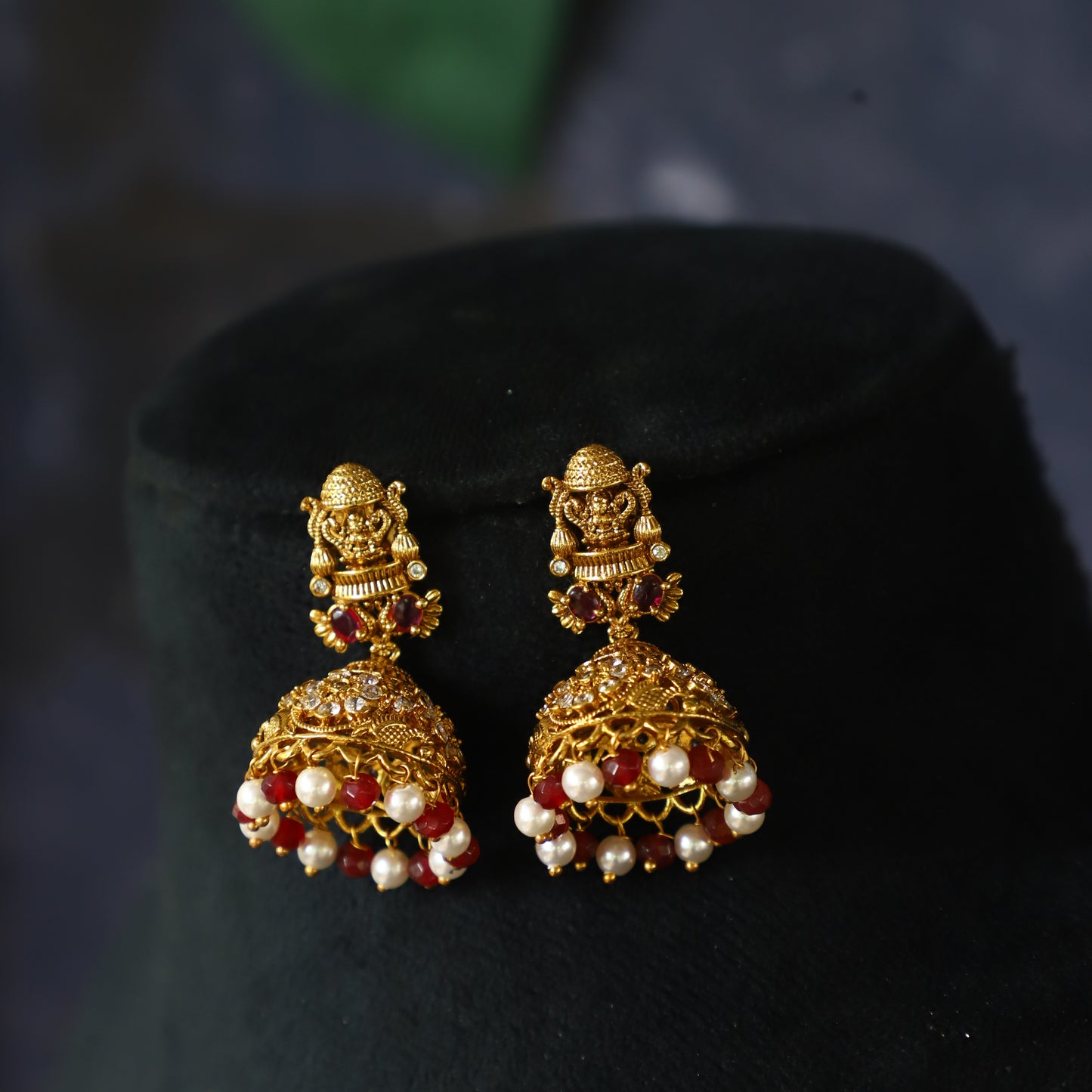 FROSTY EARRING