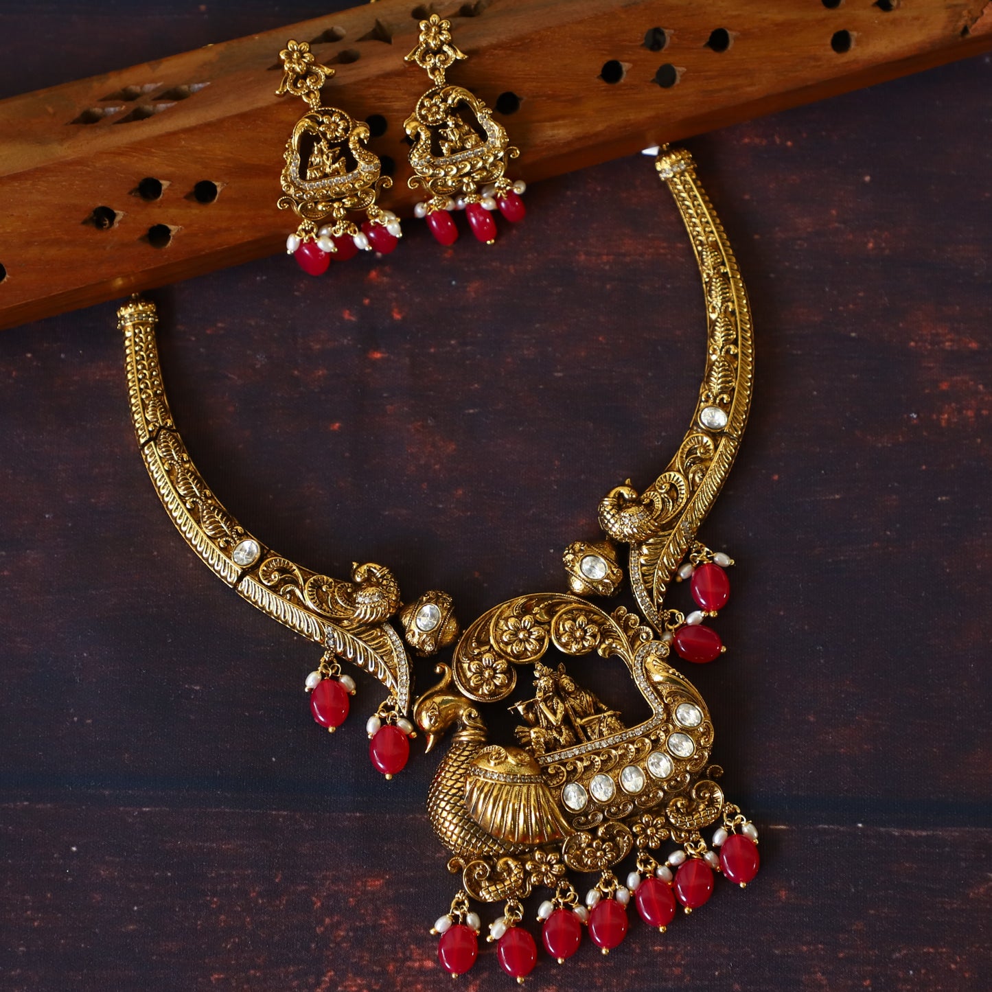 KRISH RADHA NECKPIECE