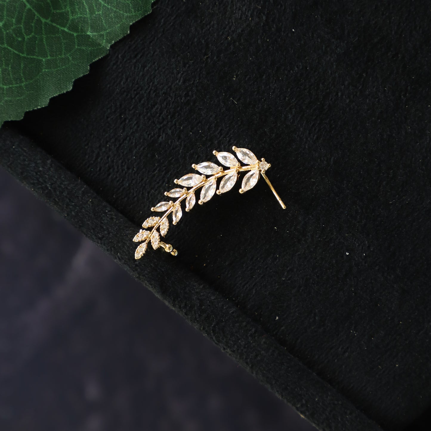 NICOLE EARRING