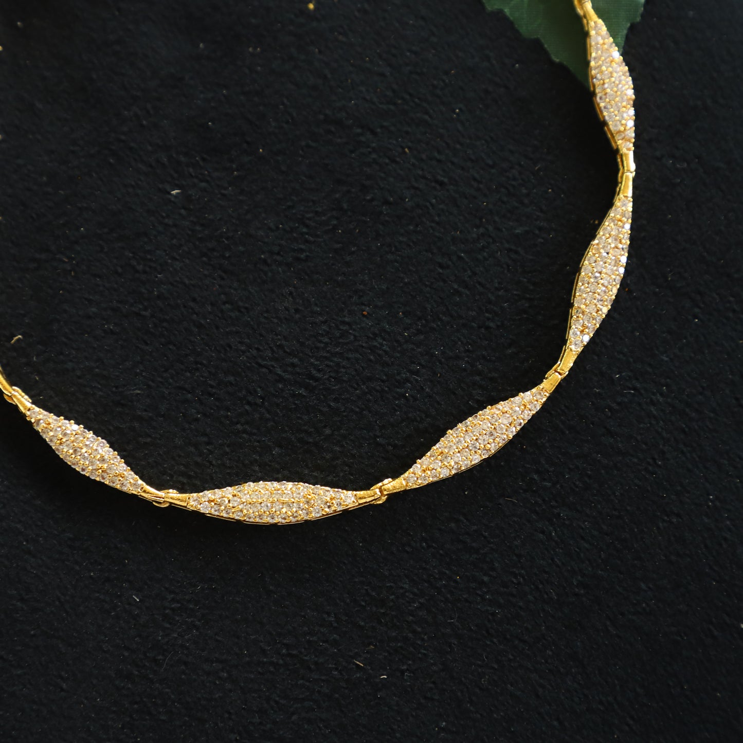PATRICK NECKPIECE