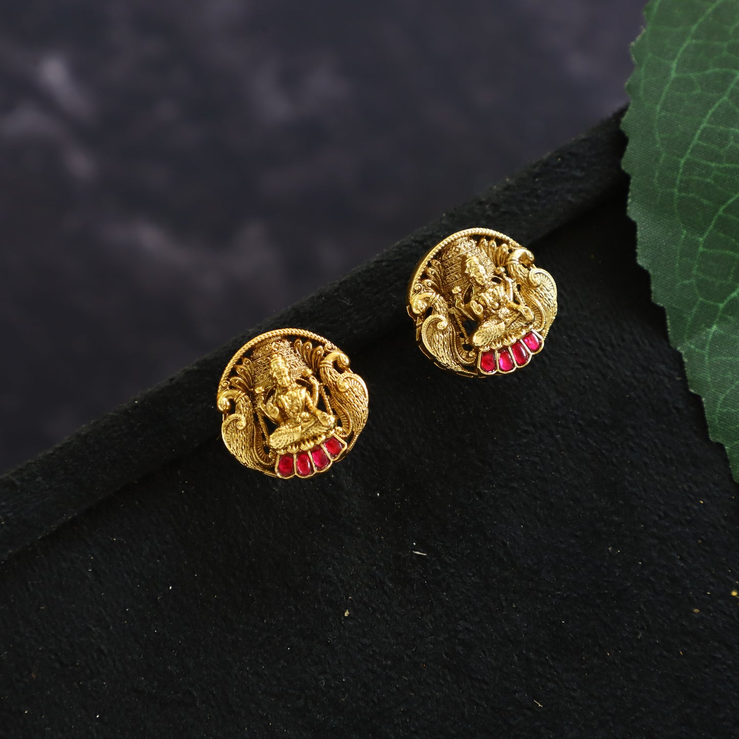 COLE EARRING