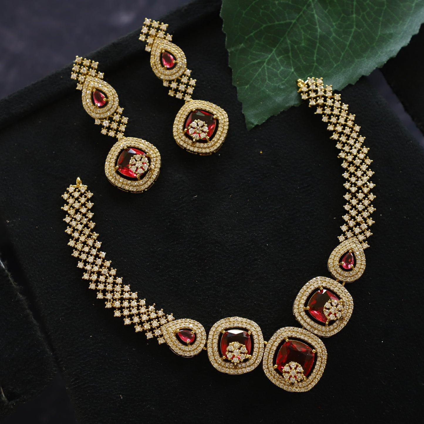 IAN NECKPIECE