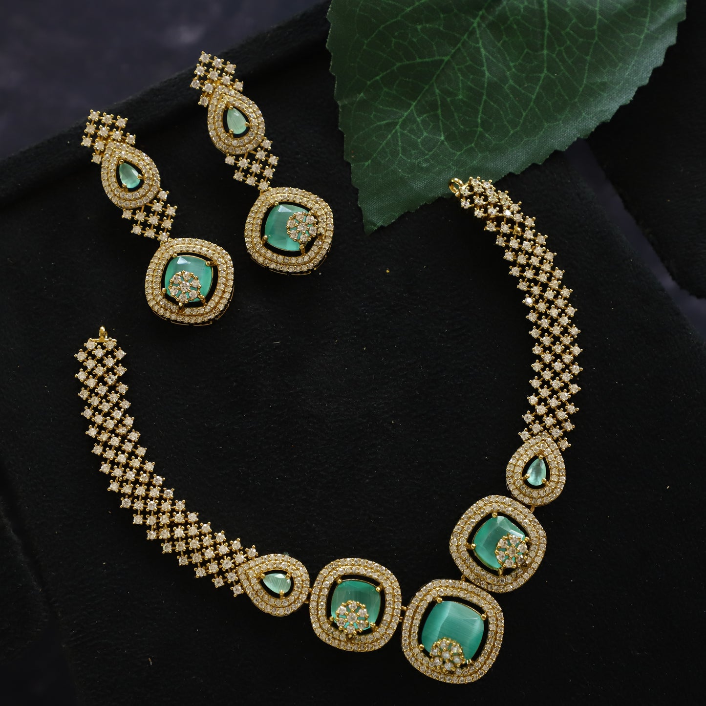 IAN NECKPIECE