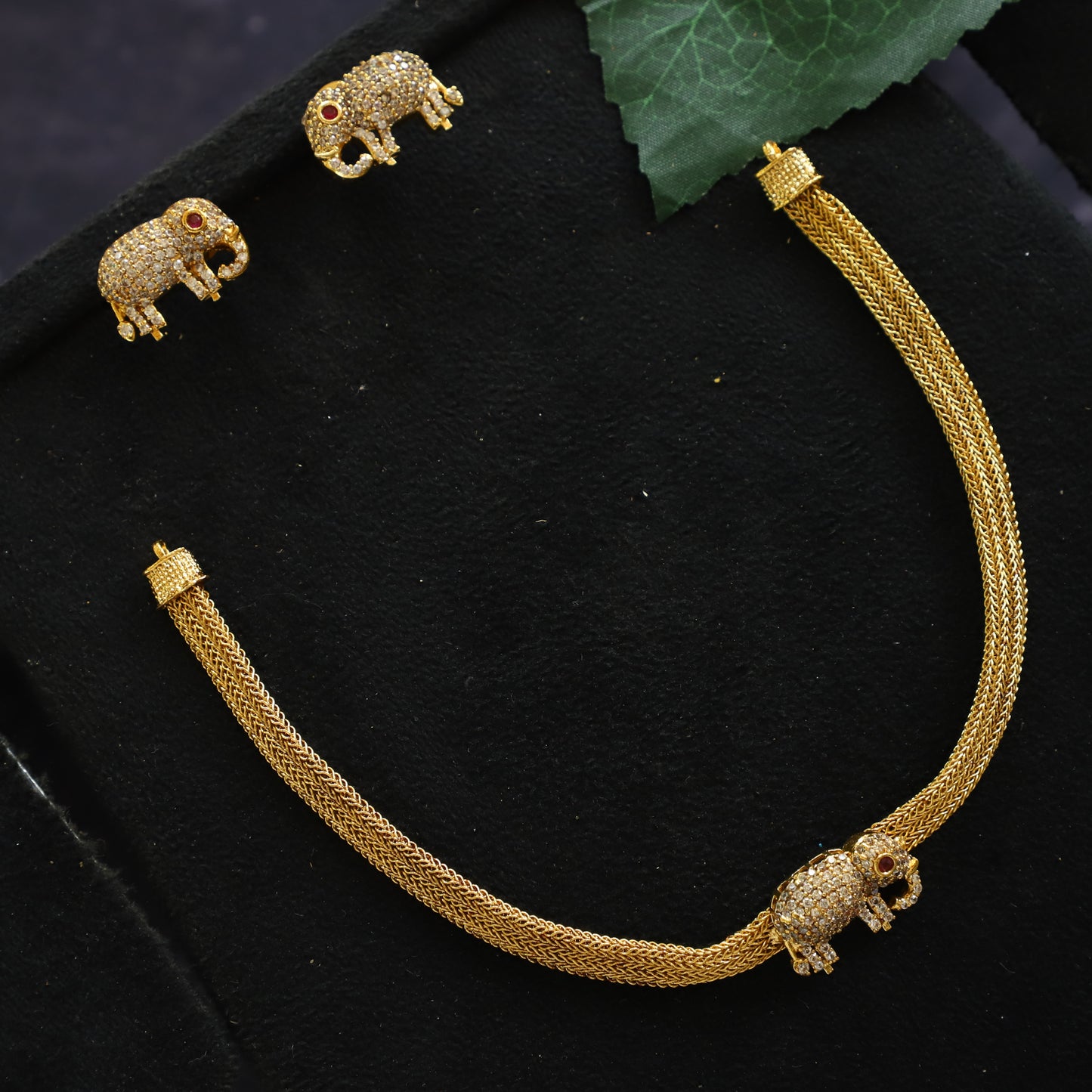 GAJA CHOKER