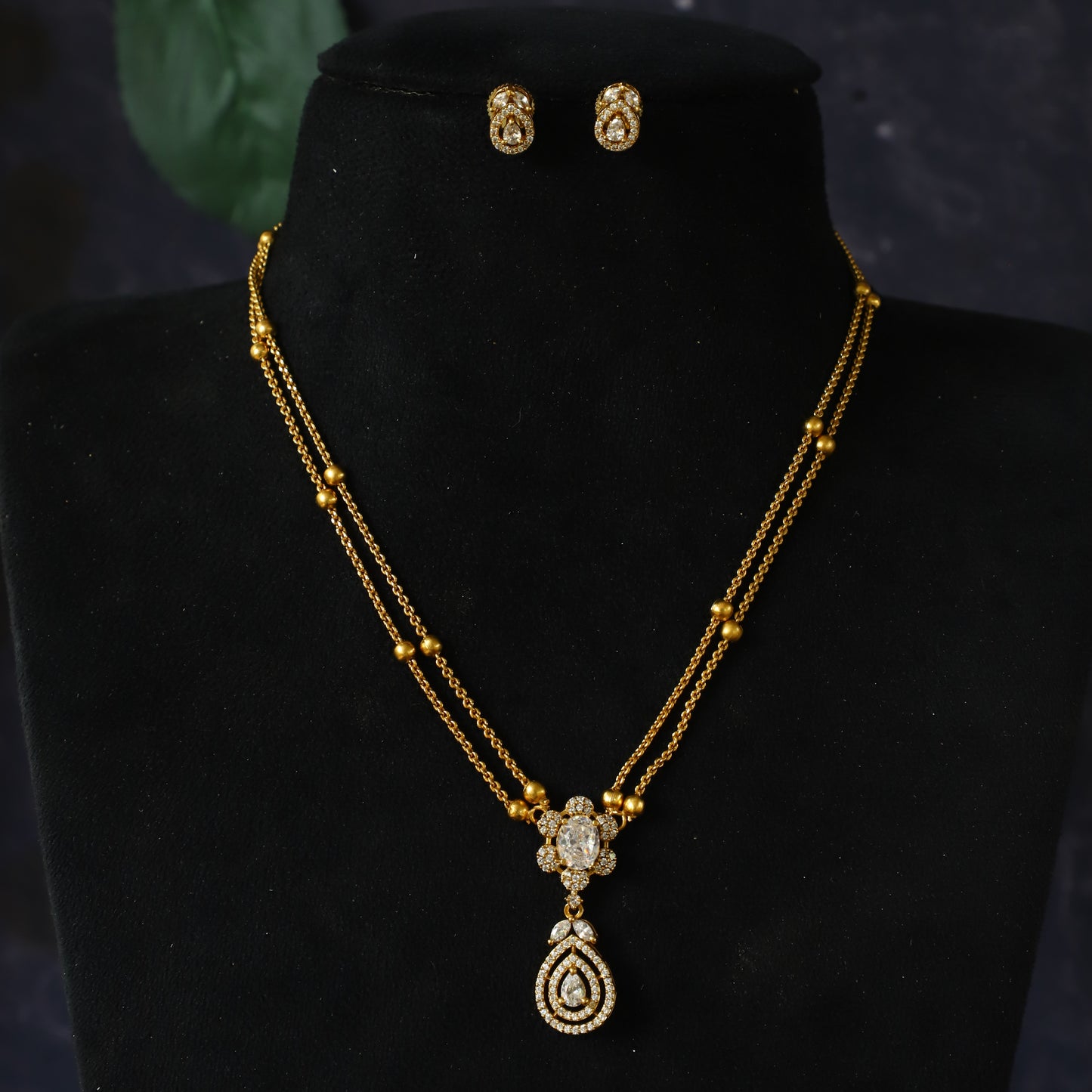 KEVIN NECKPIECE