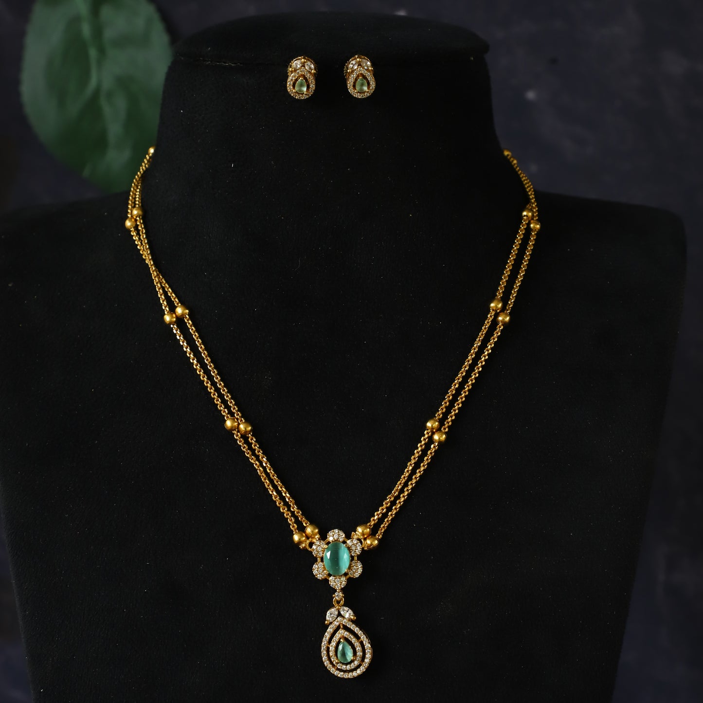 KEVIN NECKPIECE