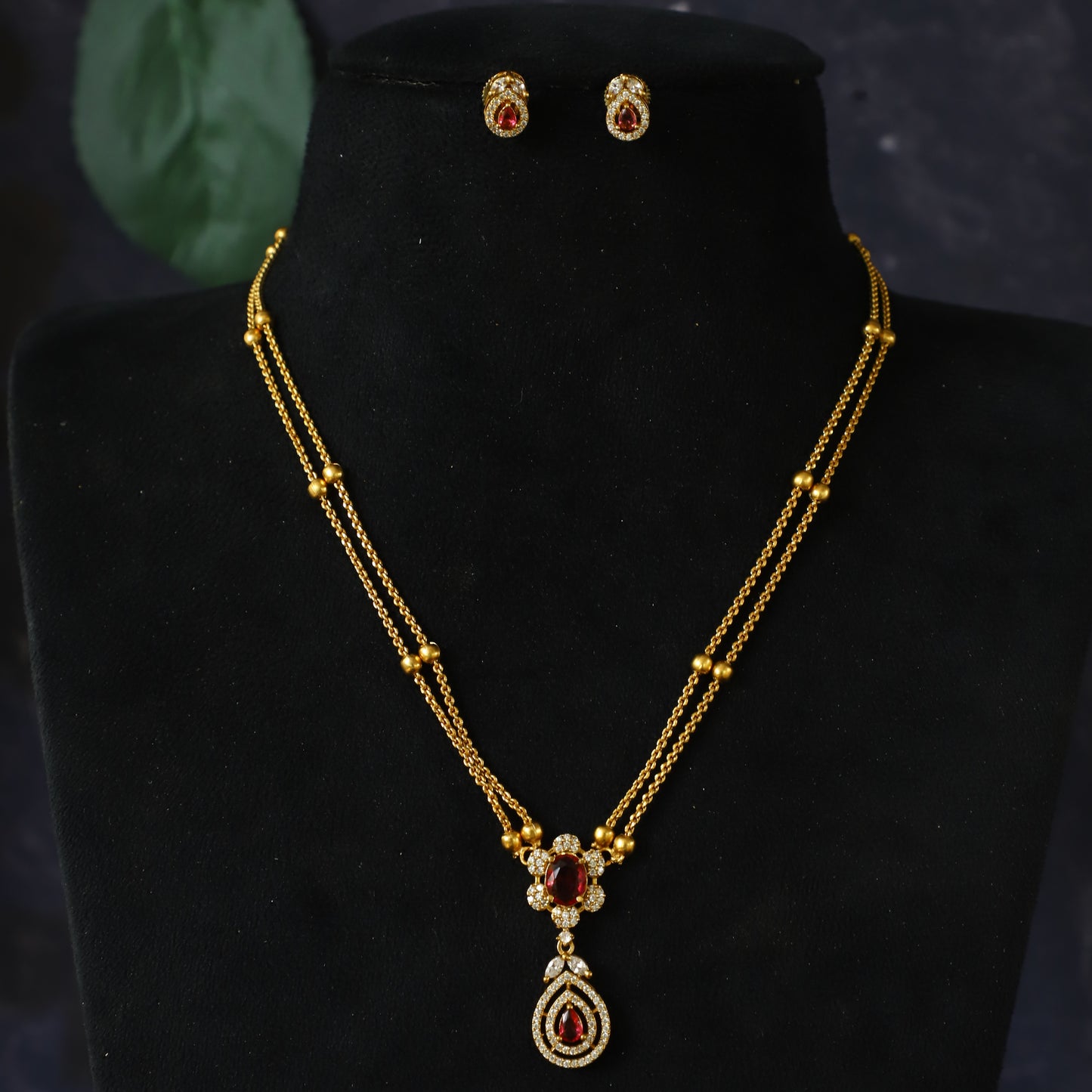 KEVIN NECKPIECE