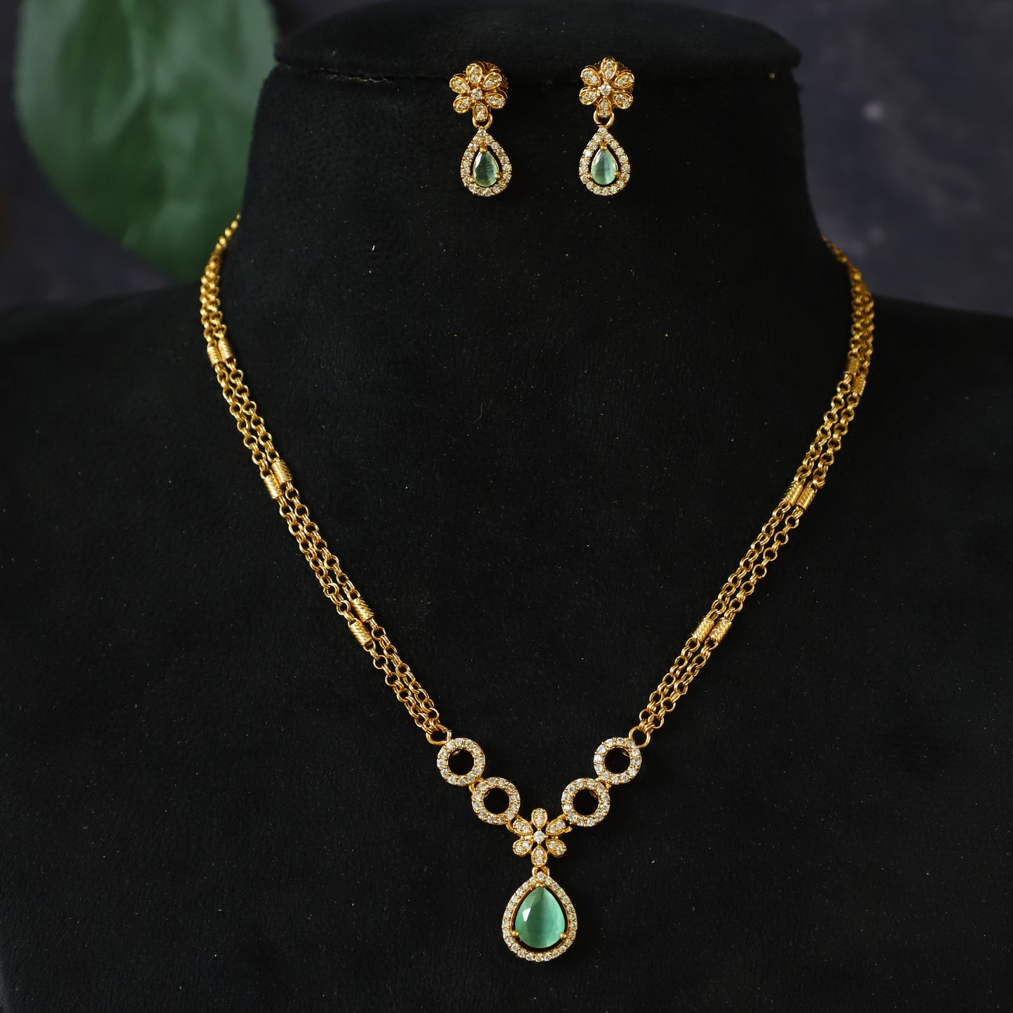 JOSE NECKPIECE