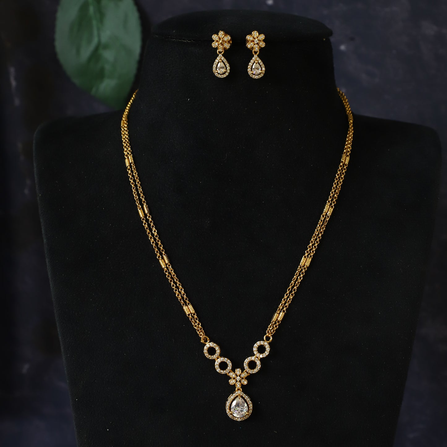 JOSE NECKPIECE