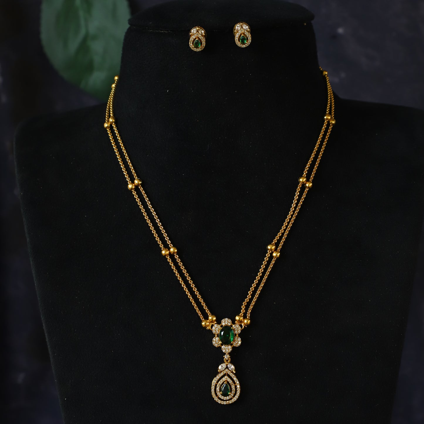 KEVIN NECKPIECE
