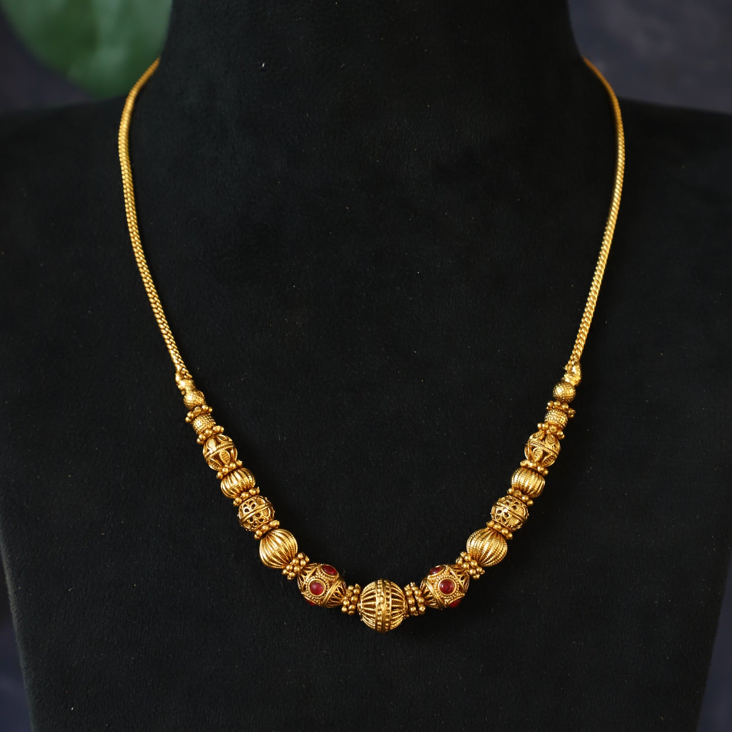MIFFY NECKPIECE