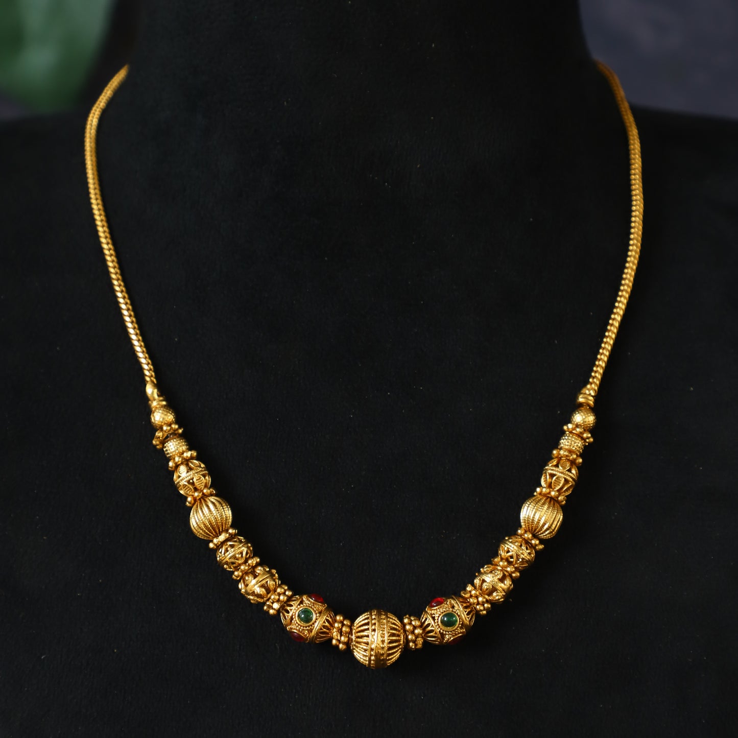 MIFFY NECKPIECE
