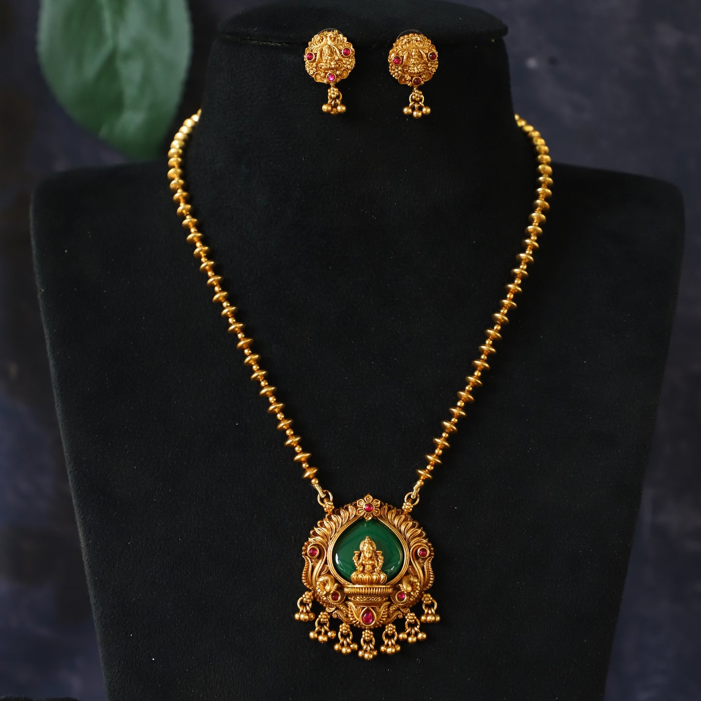 ARKWRIGHT NECKPIECE
