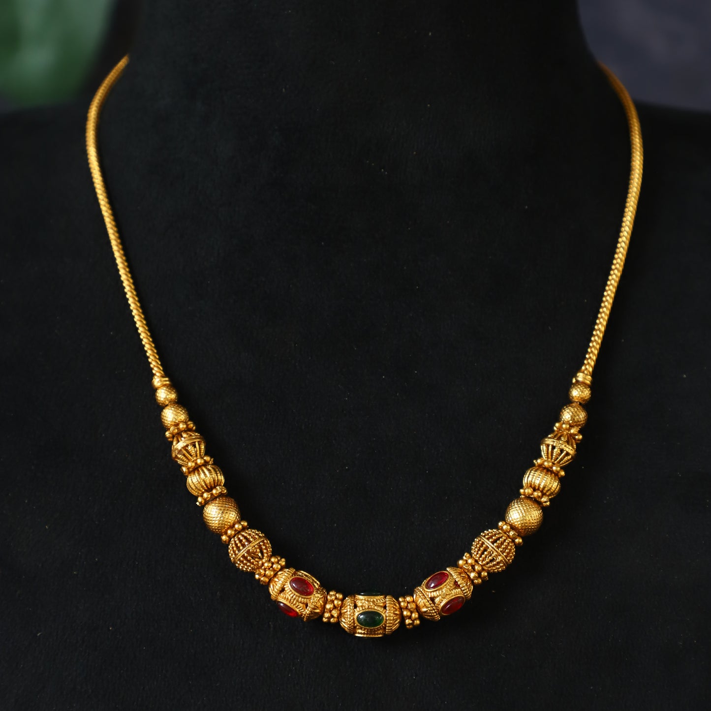 ALONSO NECKPIECE