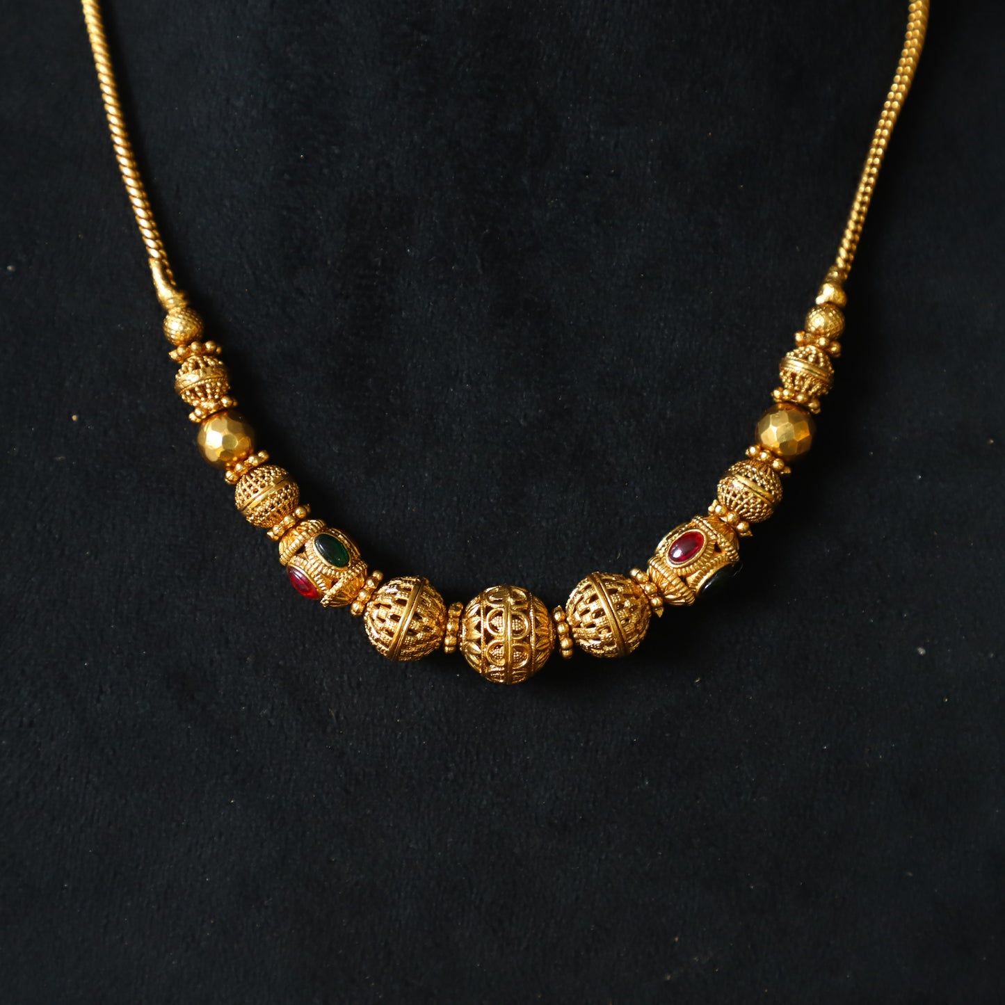 ANGUS NECKPIECE