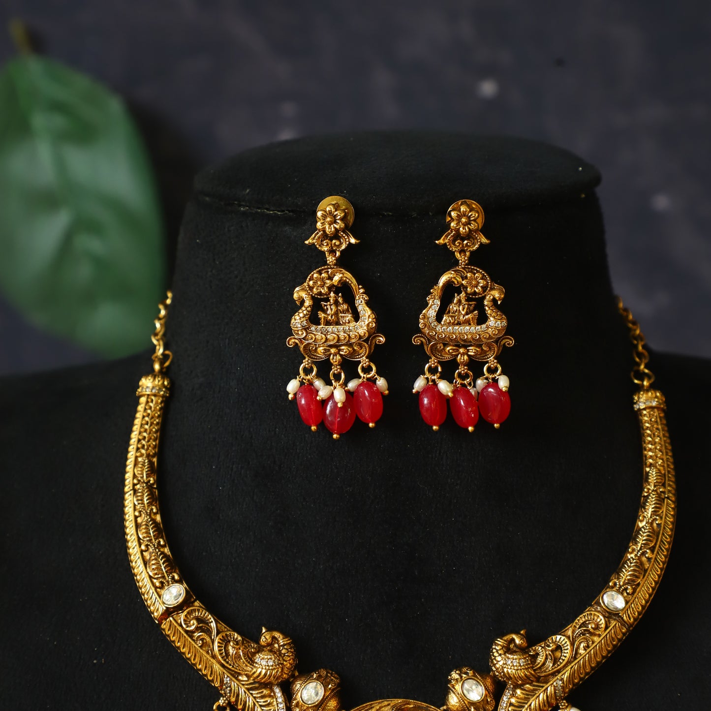 KRISH RADHA NECKPIECE