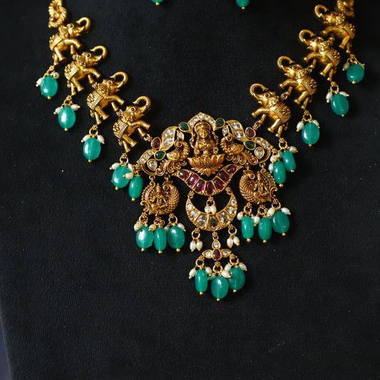 TRADIONAL NECKPIECE