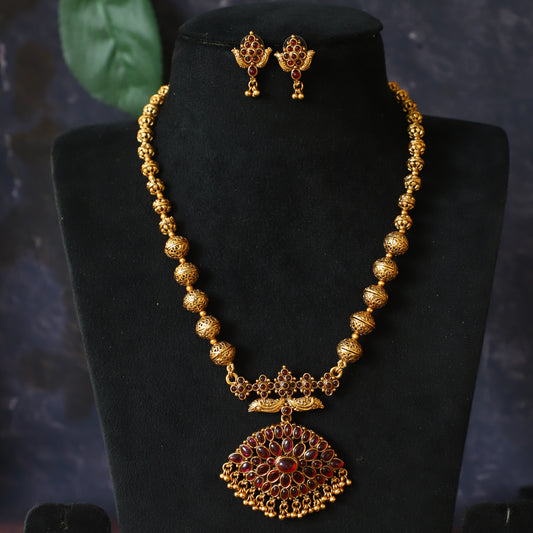 CHIRPY NECKPIECE