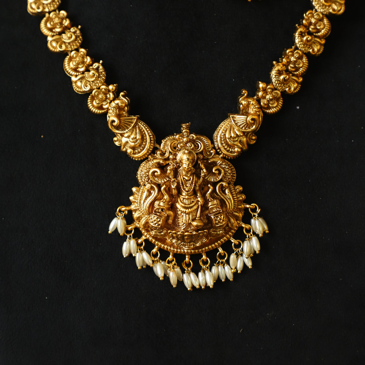 TEMPLE NECKPIECE