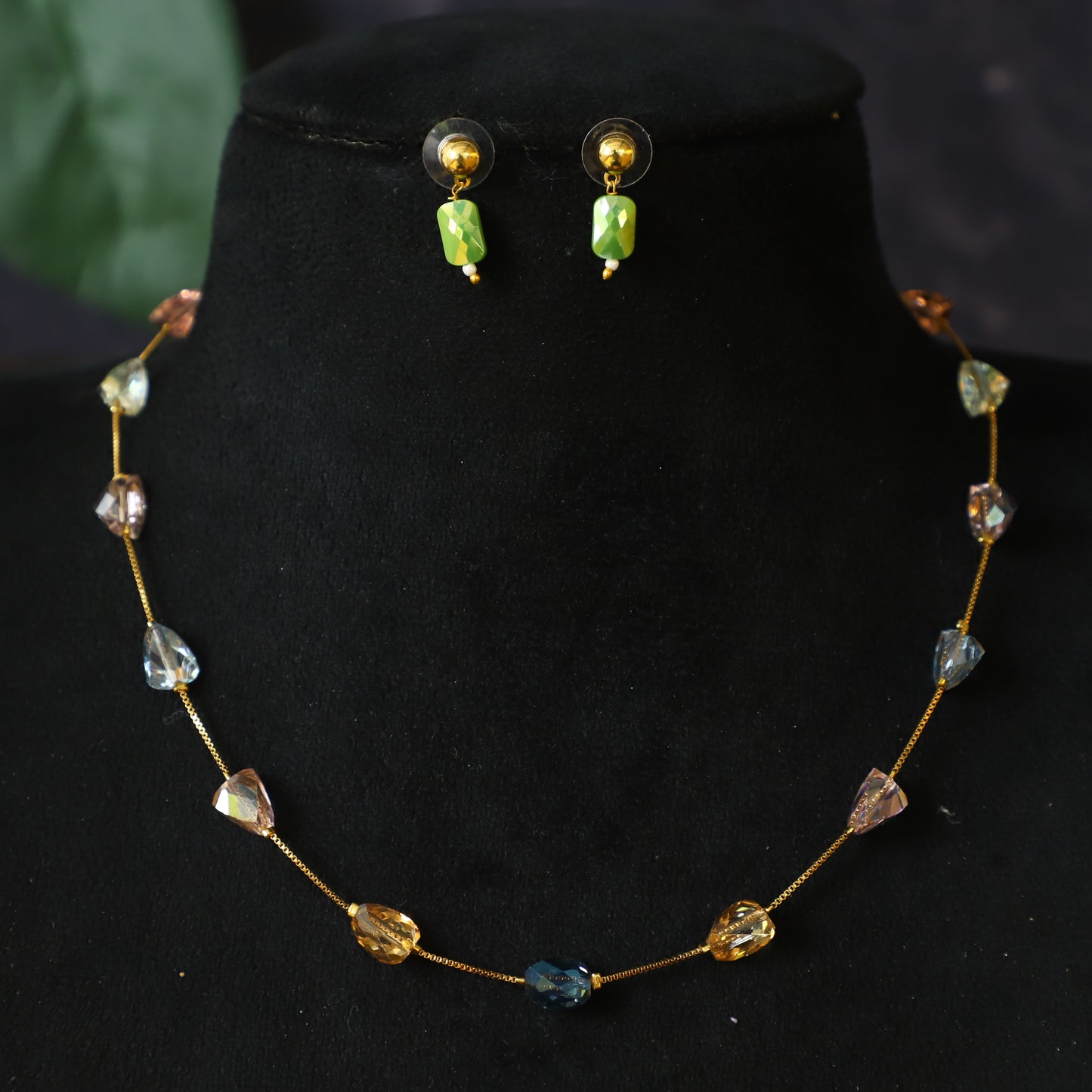 NATURAL STONE CHAINS
