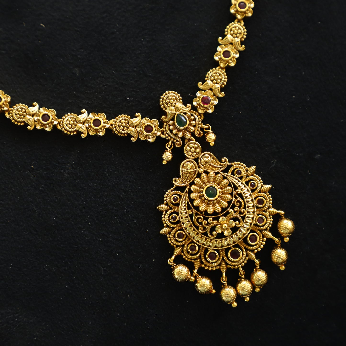 PENELOPE NECKPIECE
