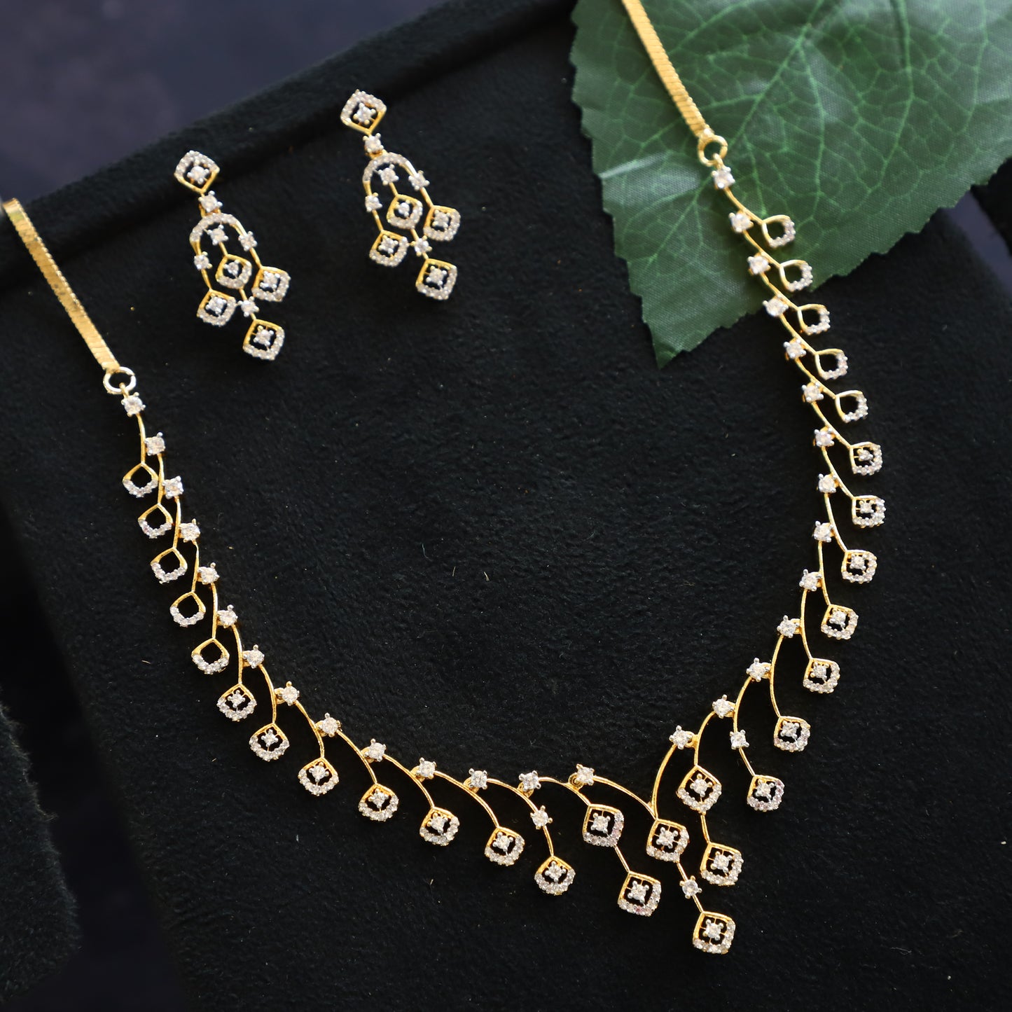 ARTHUR NECKPIECE