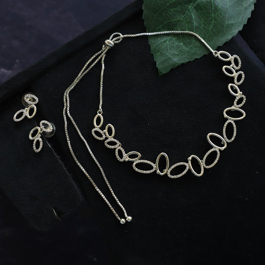 FANCY OVEL NECKPIECE