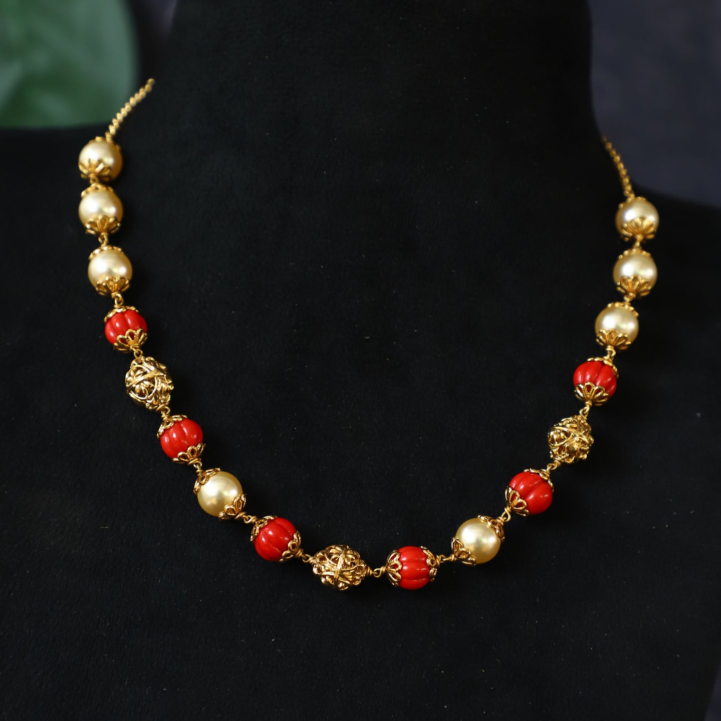 PAVALAM" BEADS CHAIN