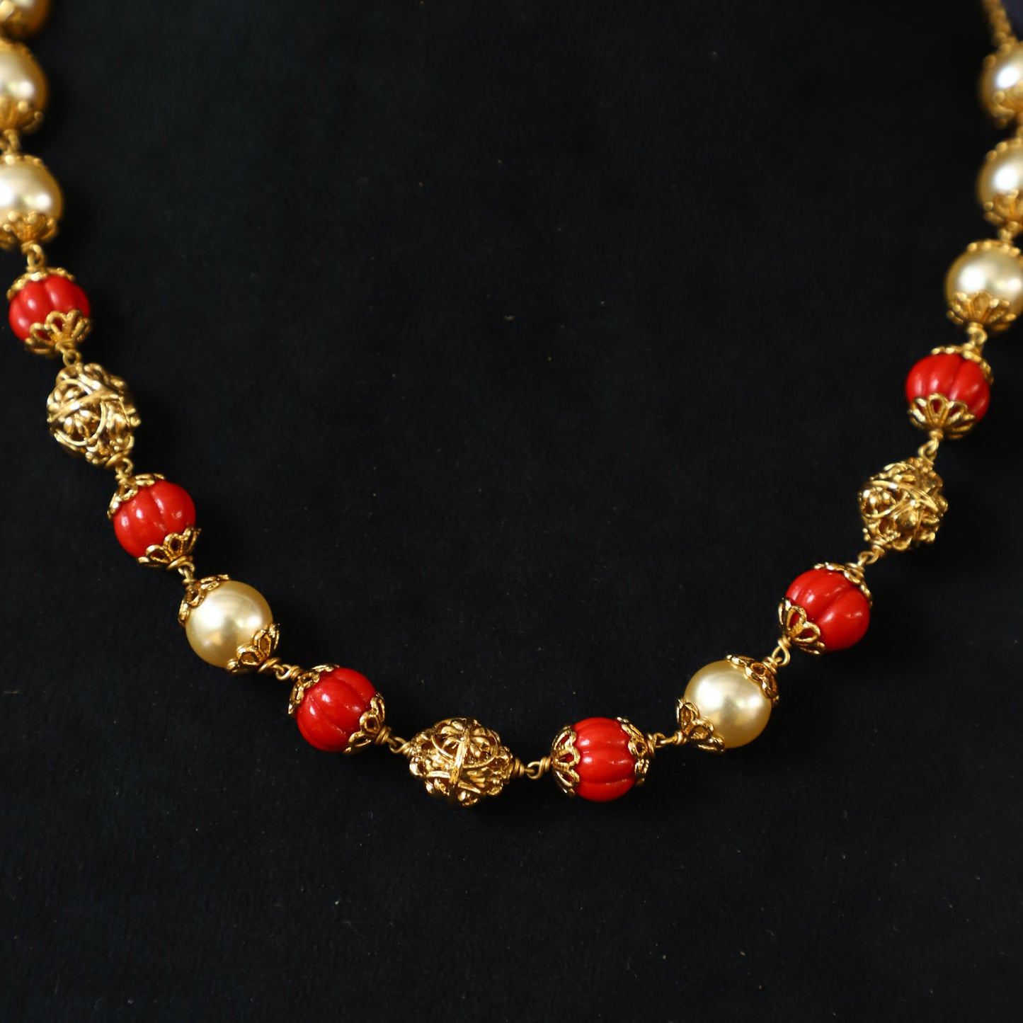 PAVALAM" BEADS CHAIN