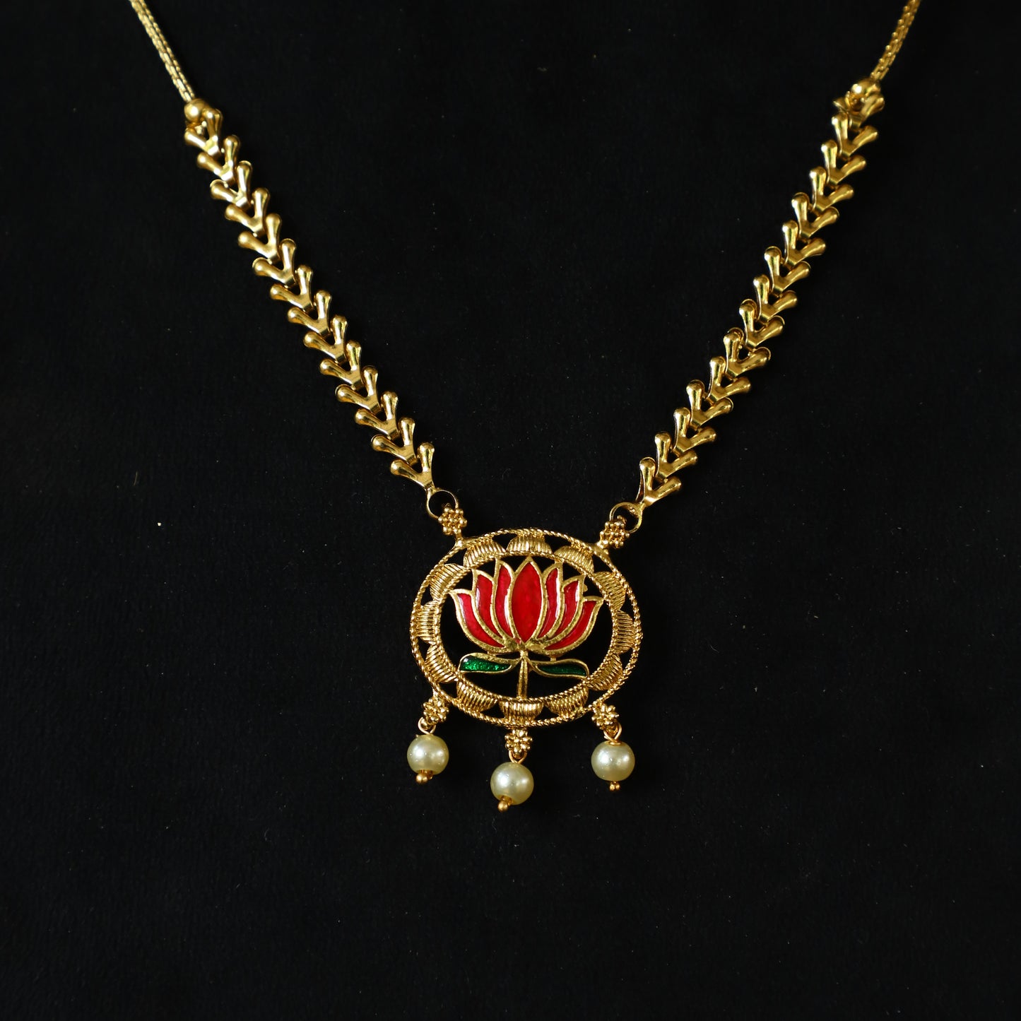 LOTUS NECKPIECE
